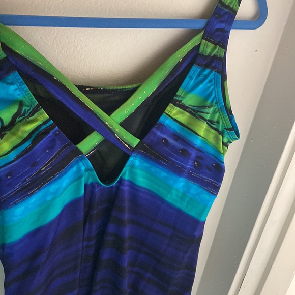 - Swim suit - Picture 3 of 6